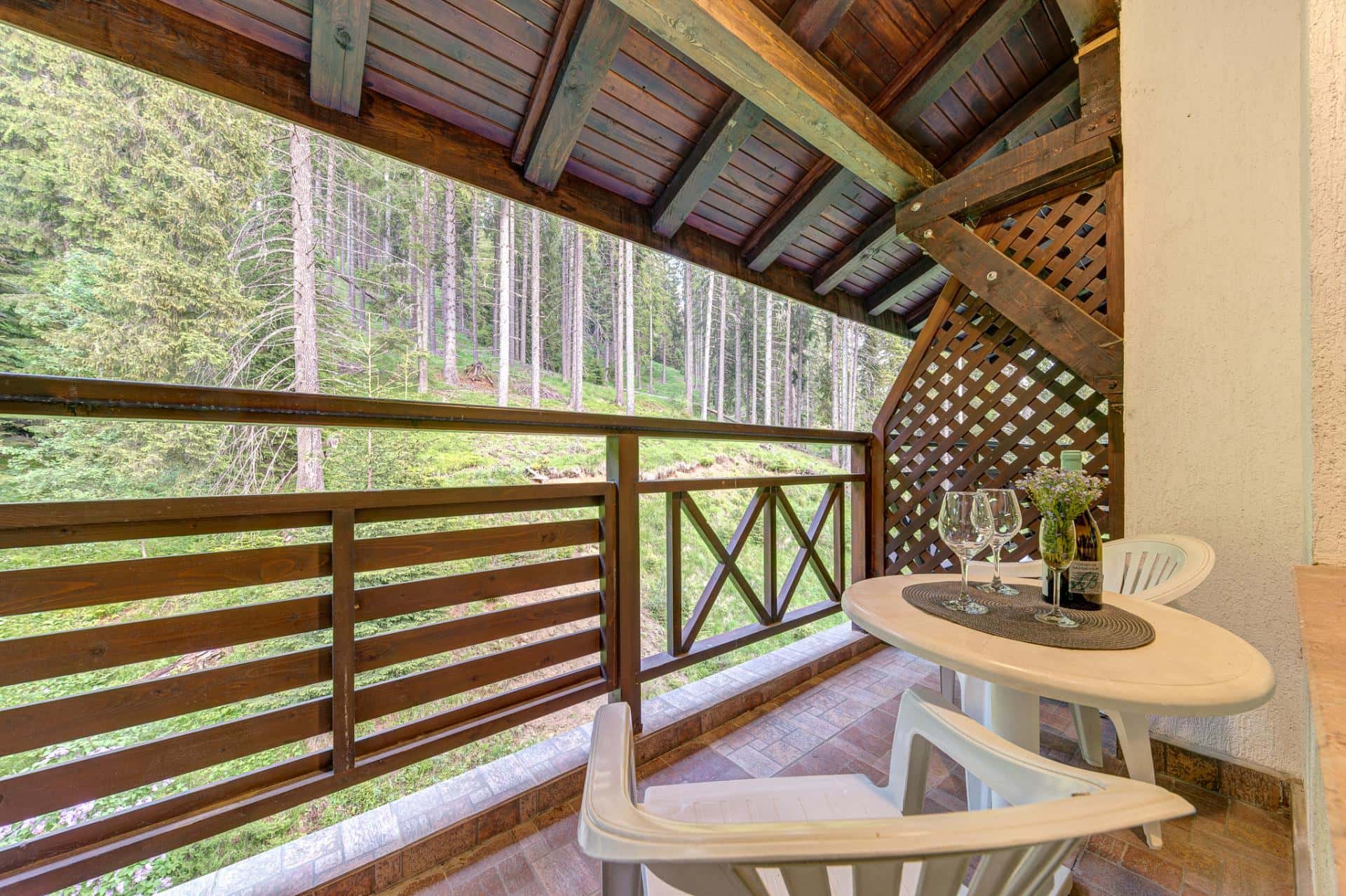 Терасата на апартамента с една спалня на The Stream Resort в Пампорово